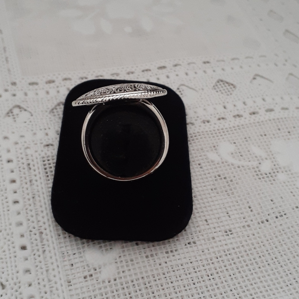 Silver colored  ring - Picture 2 of 2